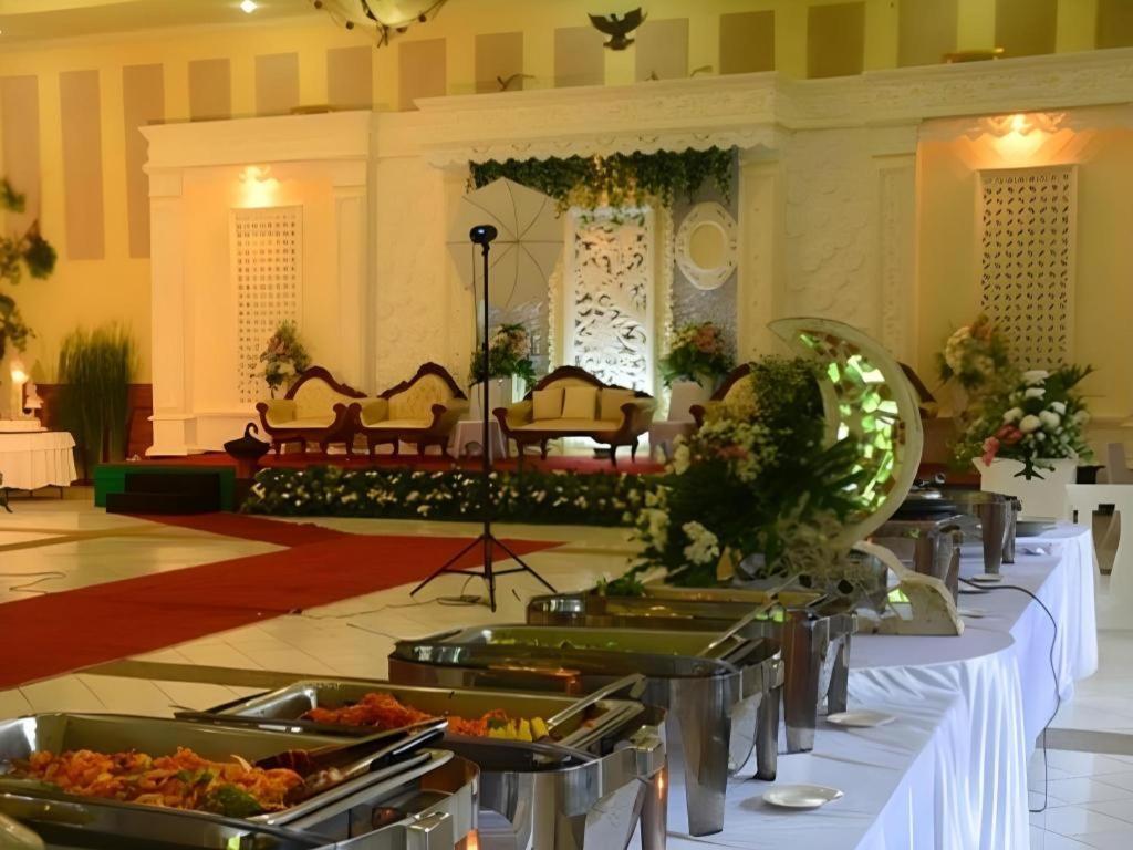 Augusta Sukabumi Hotel Dış mekan fotoğraf