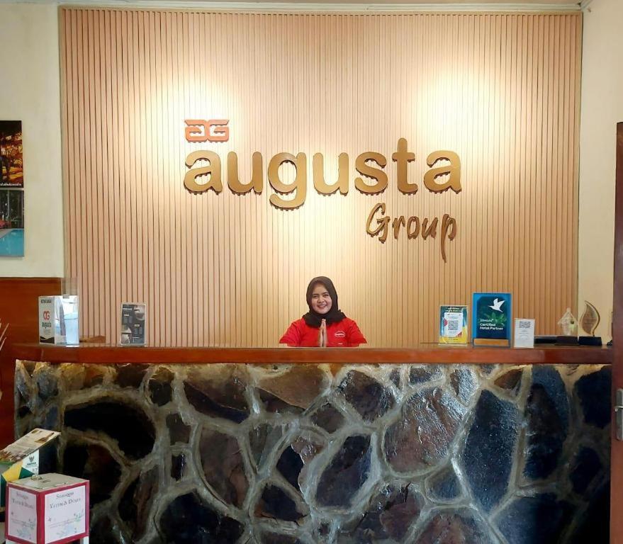 Augusta Sukabumi Hotel Dış mekan fotoğraf