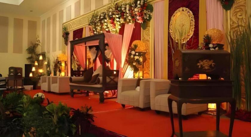 Augusta Sukabumi Hotel Dış mekan fotoğraf