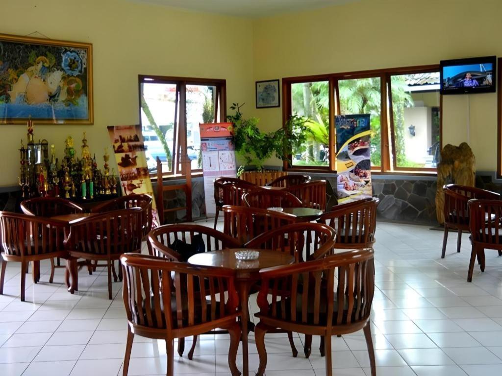 Augusta Sukabumi Hotel Dış mekan fotoğraf