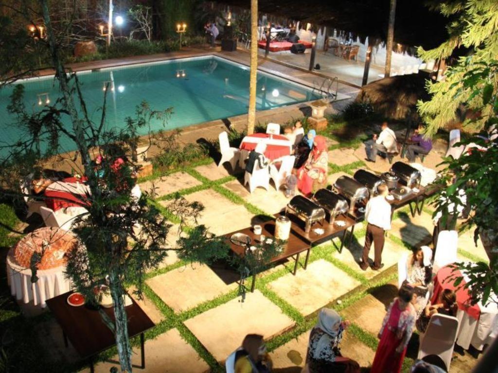 Augusta Sukabumi Hotel Dış mekan fotoğraf