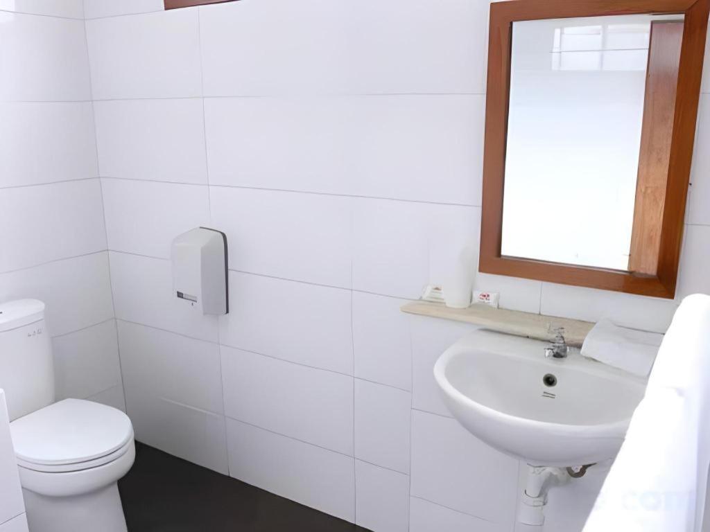 Augusta Sukabumi Hotel Dış mekan fotoğraf